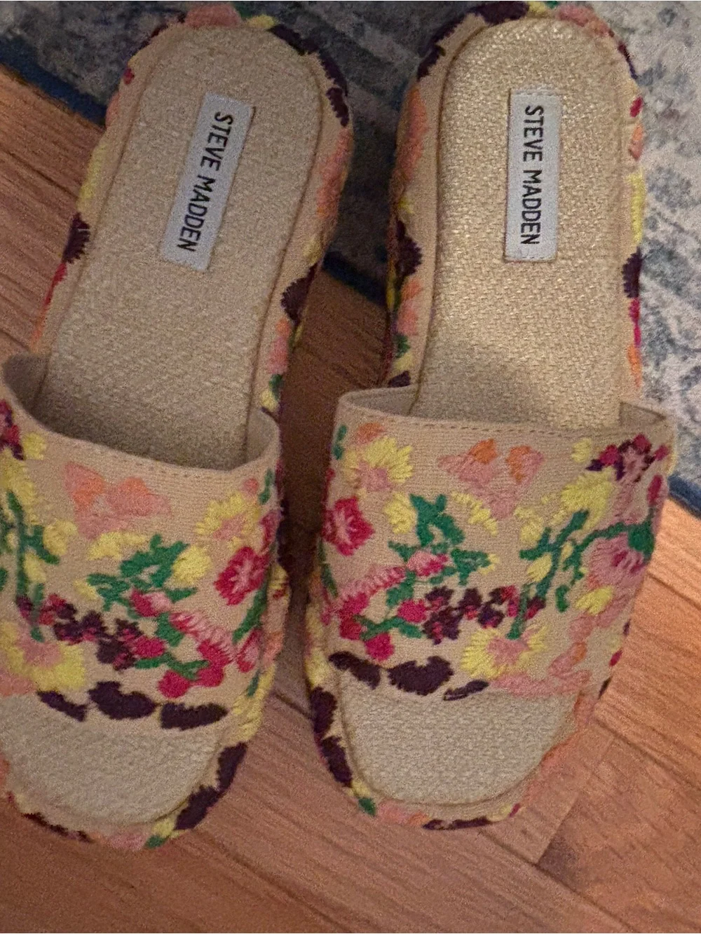 Steve Madden Cream Floral Embroidered Slide Sandals